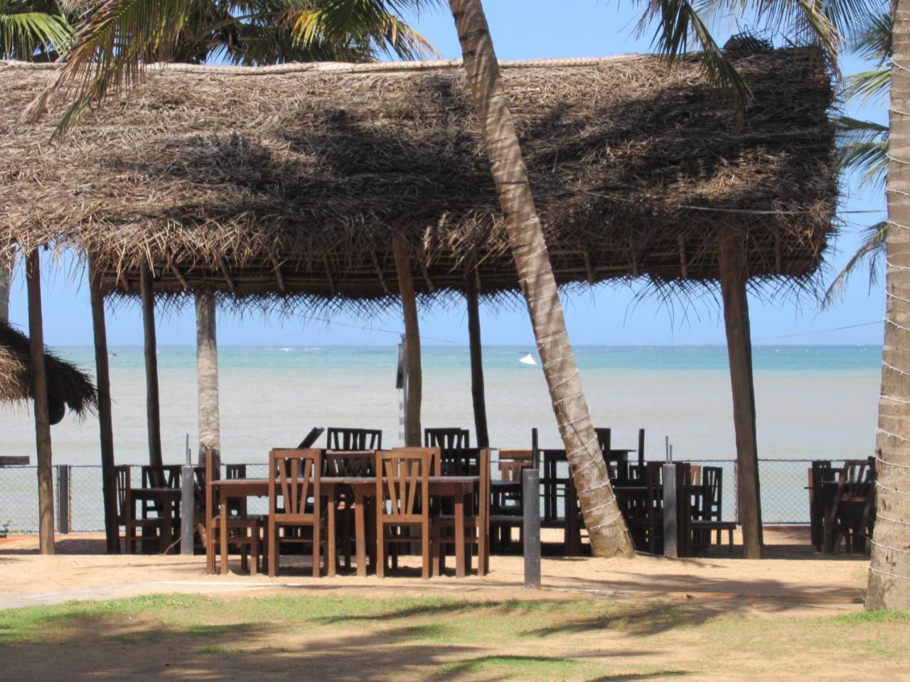 Ceylon Sea Hotel Tangalle Buitenkant foto