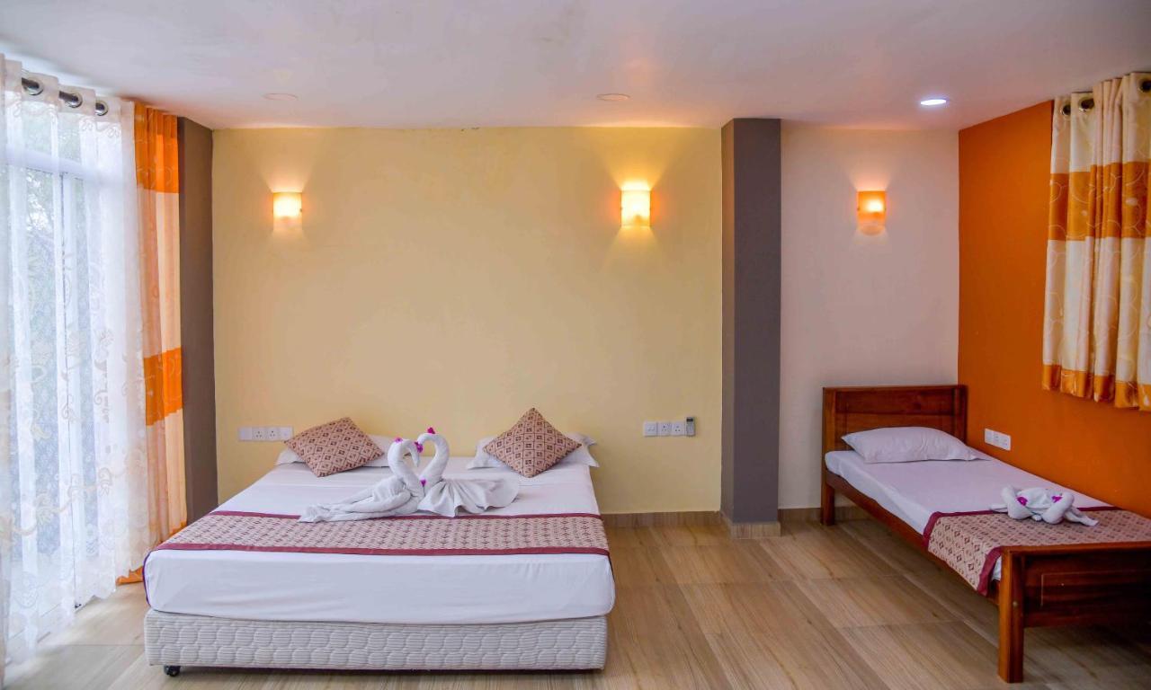 Ceylon Sea Hotel Tangalle Buitenkant foto