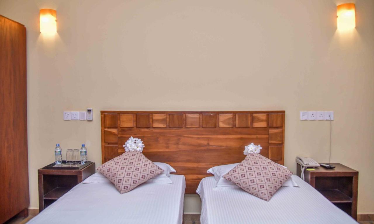 Ceylon Sea Hotel Tangalle Buitenkant foto